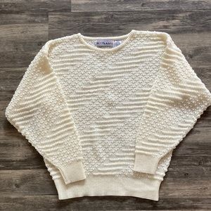 Vintage A’Milano off white sweater. Size L